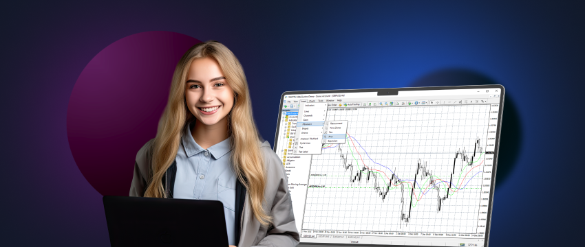 Uma mulher sorri enquanto segura um laptop que mostra um gráfico de ações, simbolizando sua jornada como trader de forex escolhendo o corretor ideal.